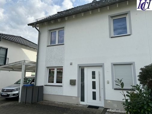 Jetzt neu: Haus zum Kauf in Usingen